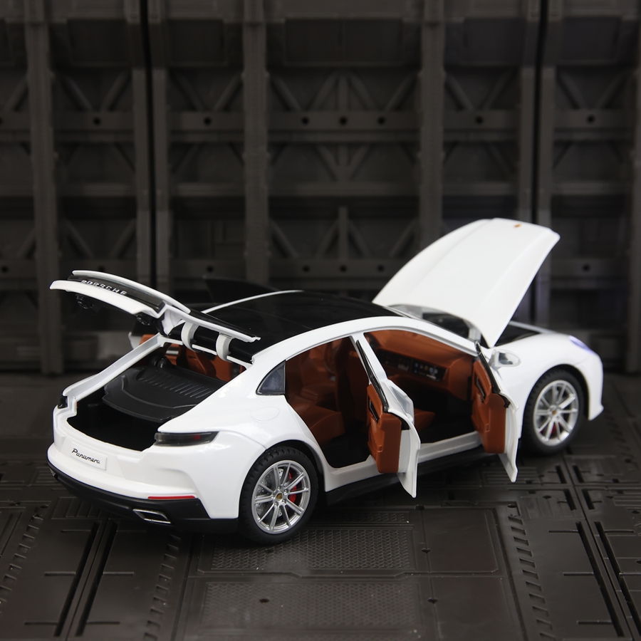 1:24 Simulate Porsche Panamera - огляд і ціна Audio Music Car