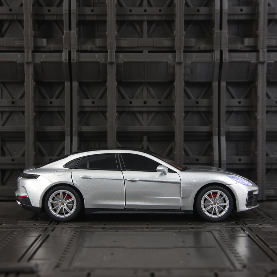 1:24 Simulate Porsche Panamera - огляд і ціна Audio Music Car
